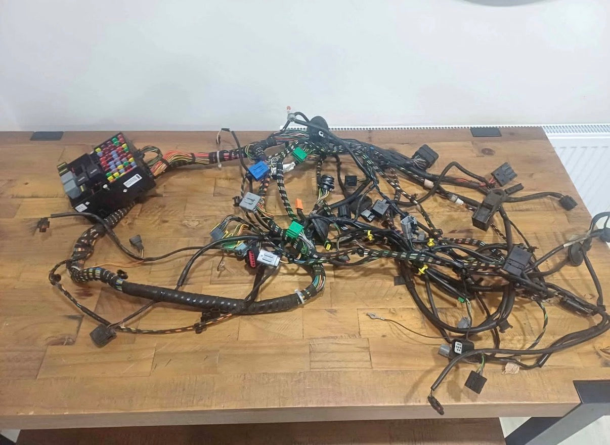 Mk6 Ford Fiesta ST150 Pre Face-lift interior wiring loom including fuse box 2005