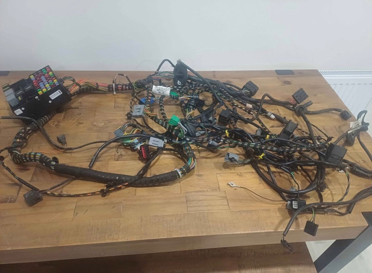 Mk6 Ford Fiesta ST150 Pre Face-lift interior wiring loom including fuse box 2005