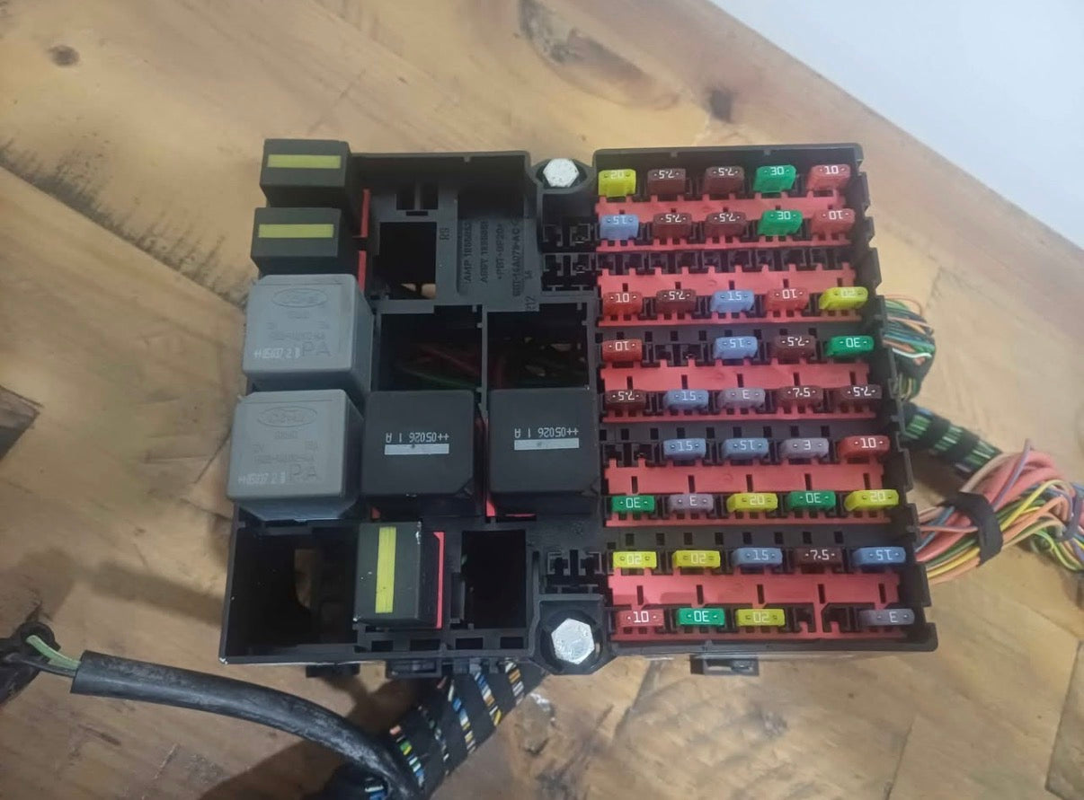 Mk6 Ford Fiesta ST150 Pre Face-lift interior wiring loom including fuse box 2005